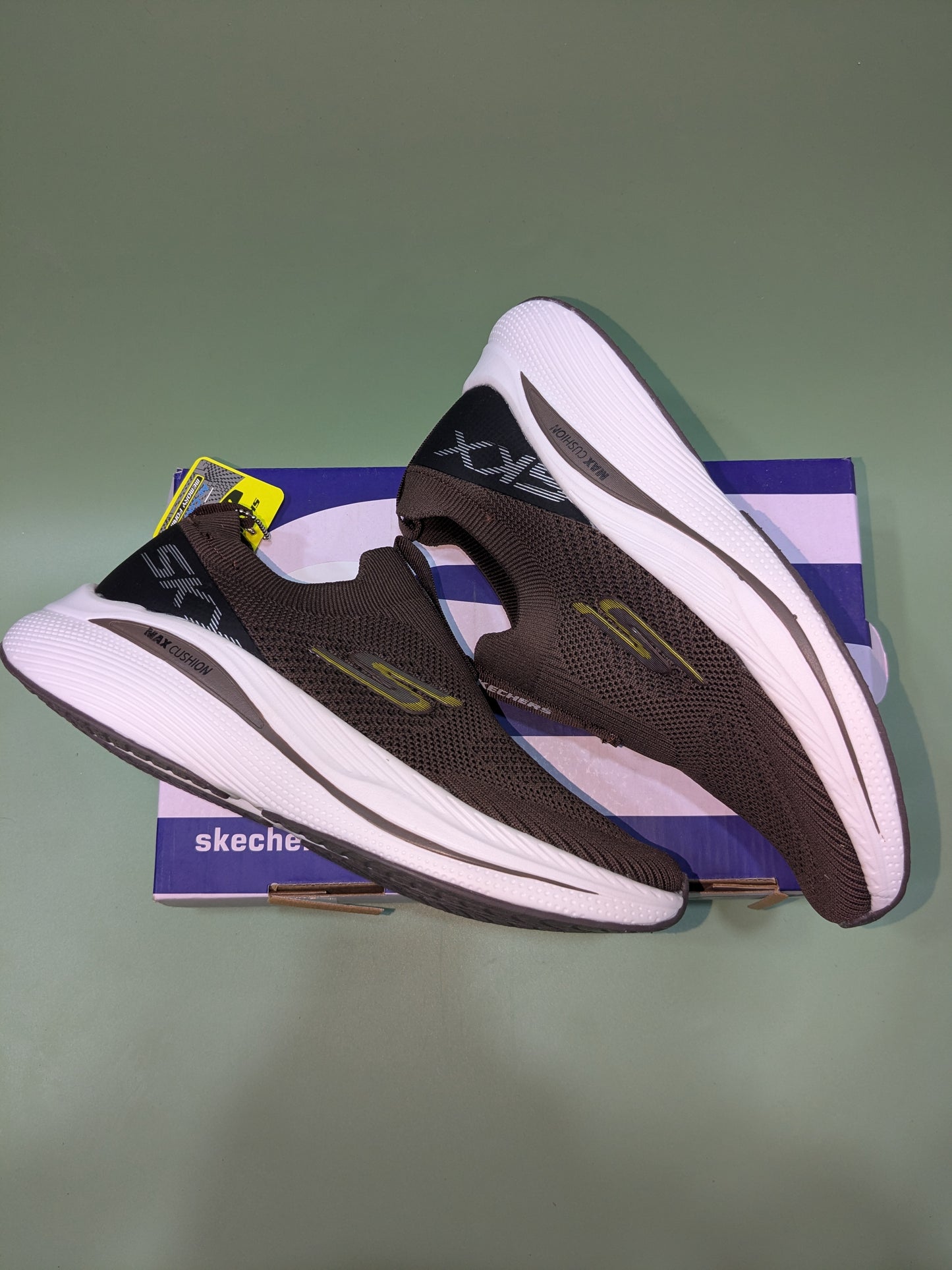 Skechers Max Cushion