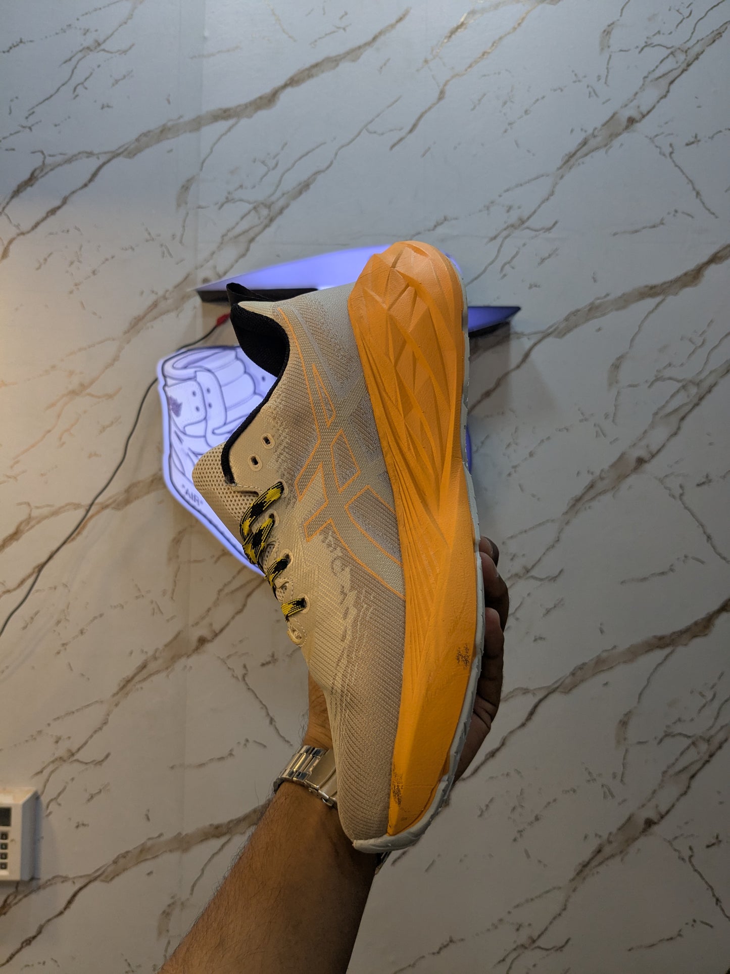 Asics Nova Blast 4