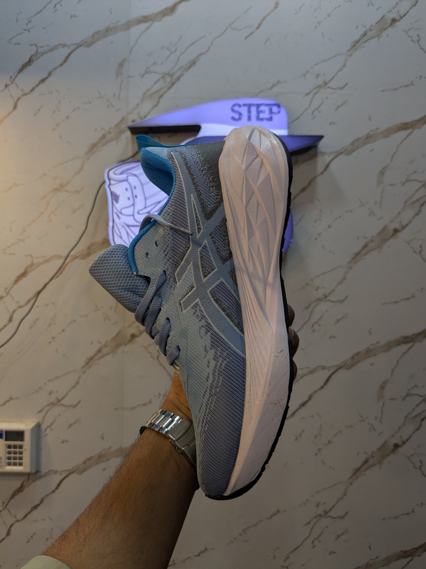 Asics Nova Blast 4