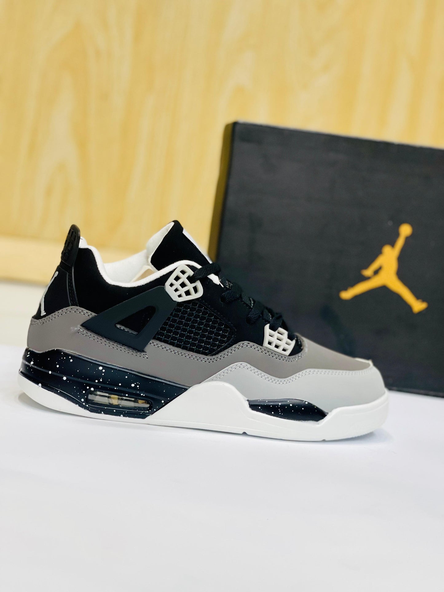 Step Dreamz Edition - Jordan 4 3.0