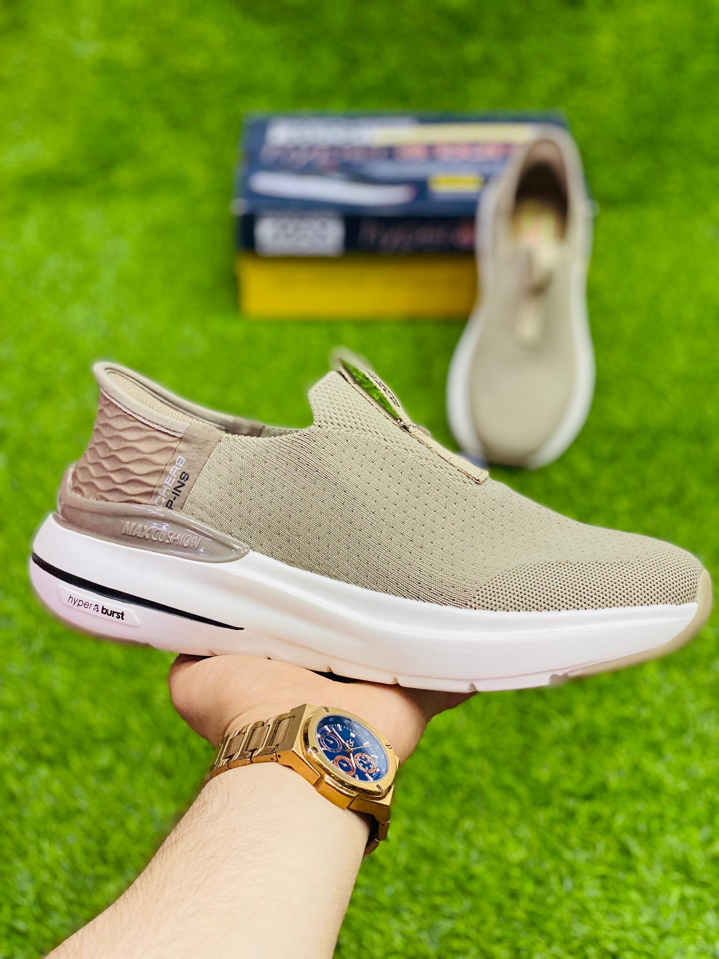 Step Dreamz Edition - Skechers HyperBurst