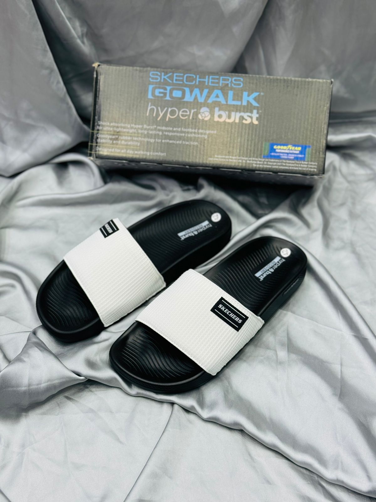 Step Dreamz Edition - Skechers Slides 6.0