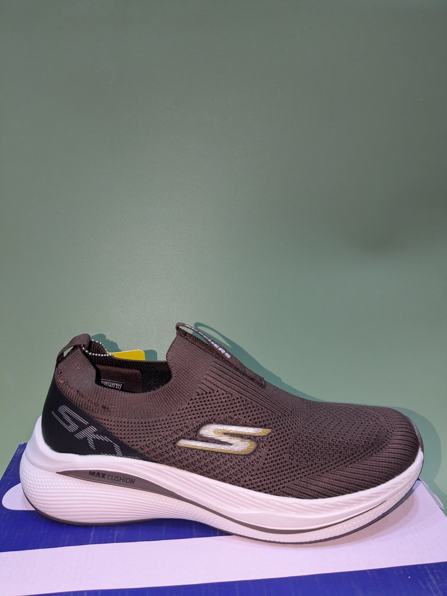 Skechers Max Cushion