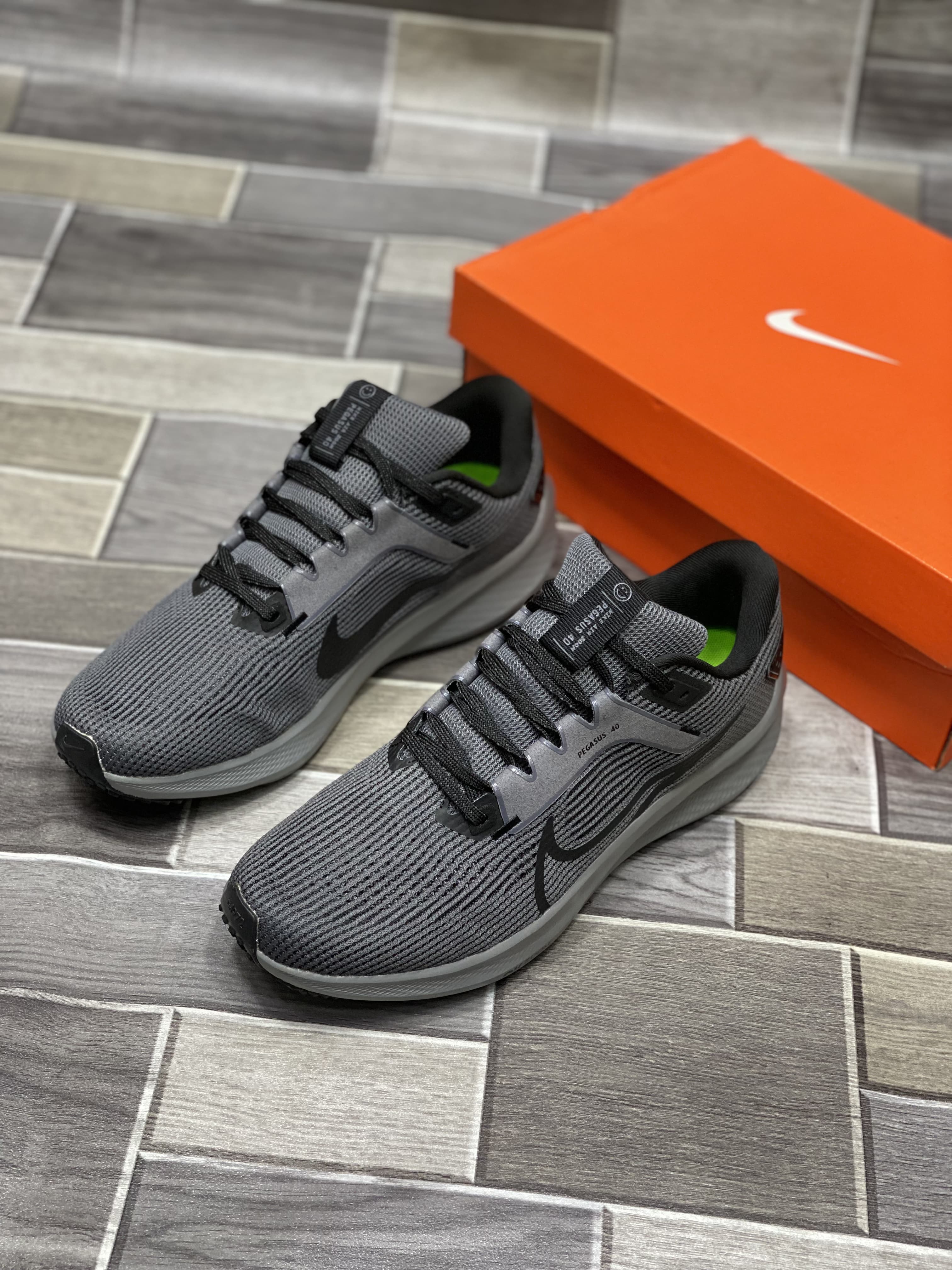 Nike Pegasus 40 グレー新品、未使用 Women's Nike Pegasus 40 – Pacers Running