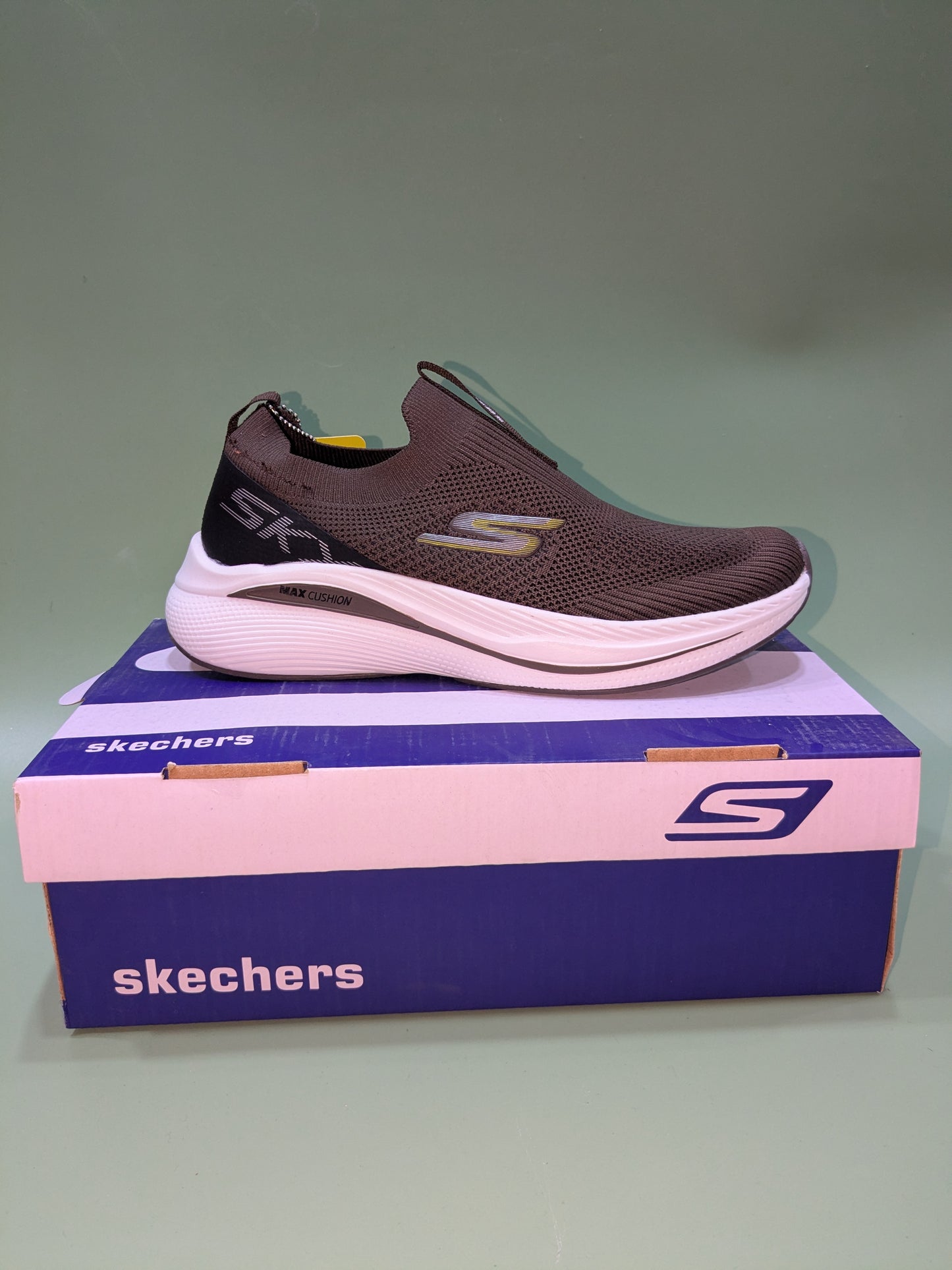 Skechers Max Cushion