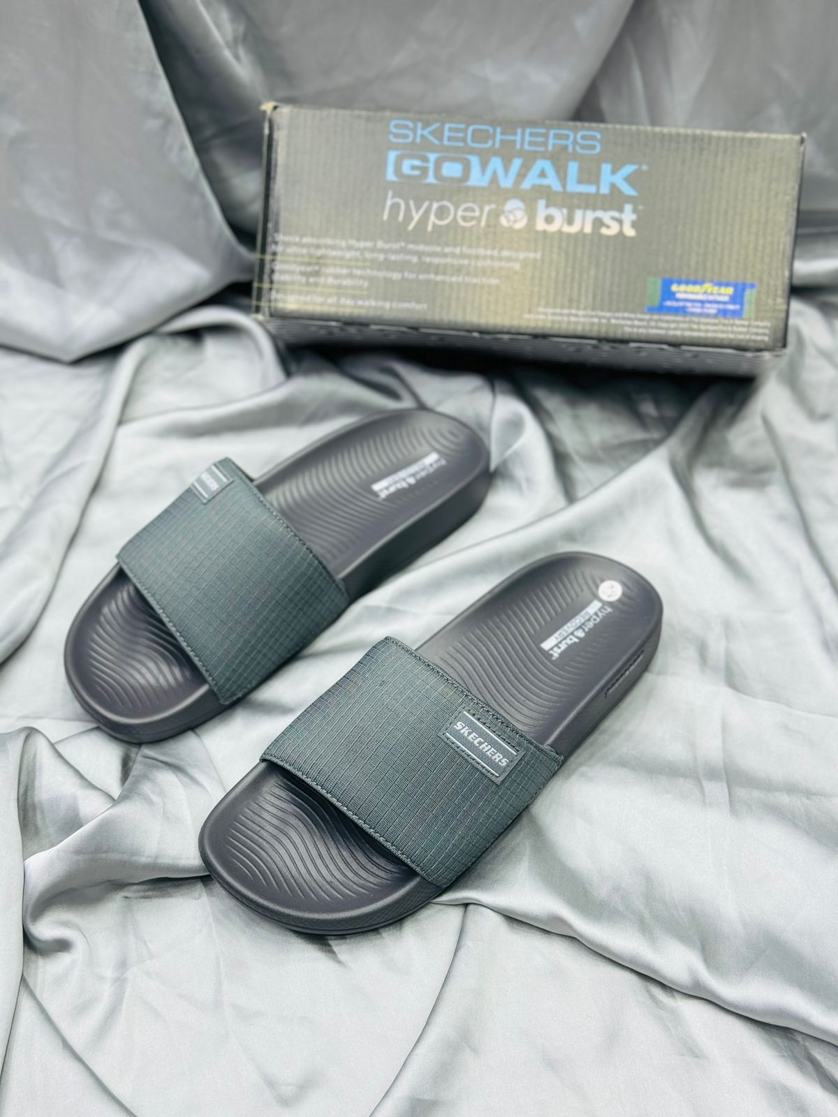 Step Dreamz Edition - Skechers Slides 6.0